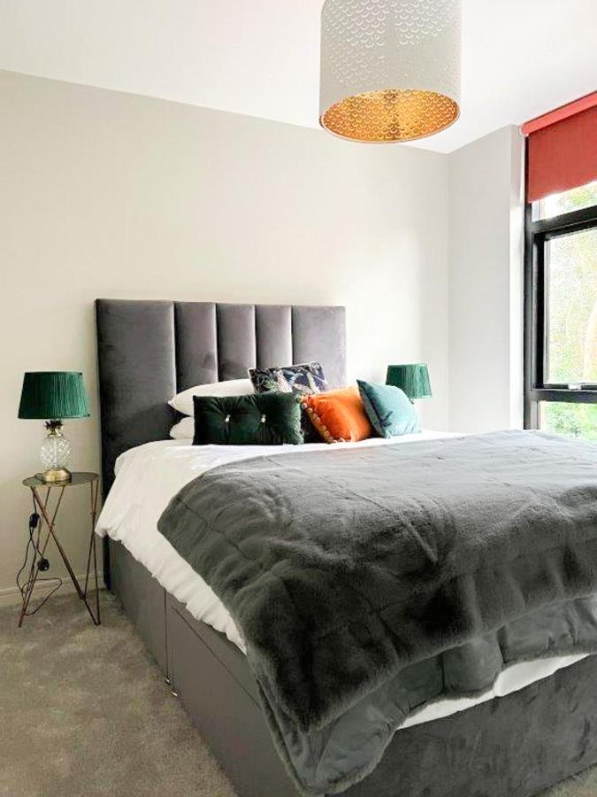 Modern Luxurious Apartment W/ Patio Balcony & View Jordanstown 外观 照片
