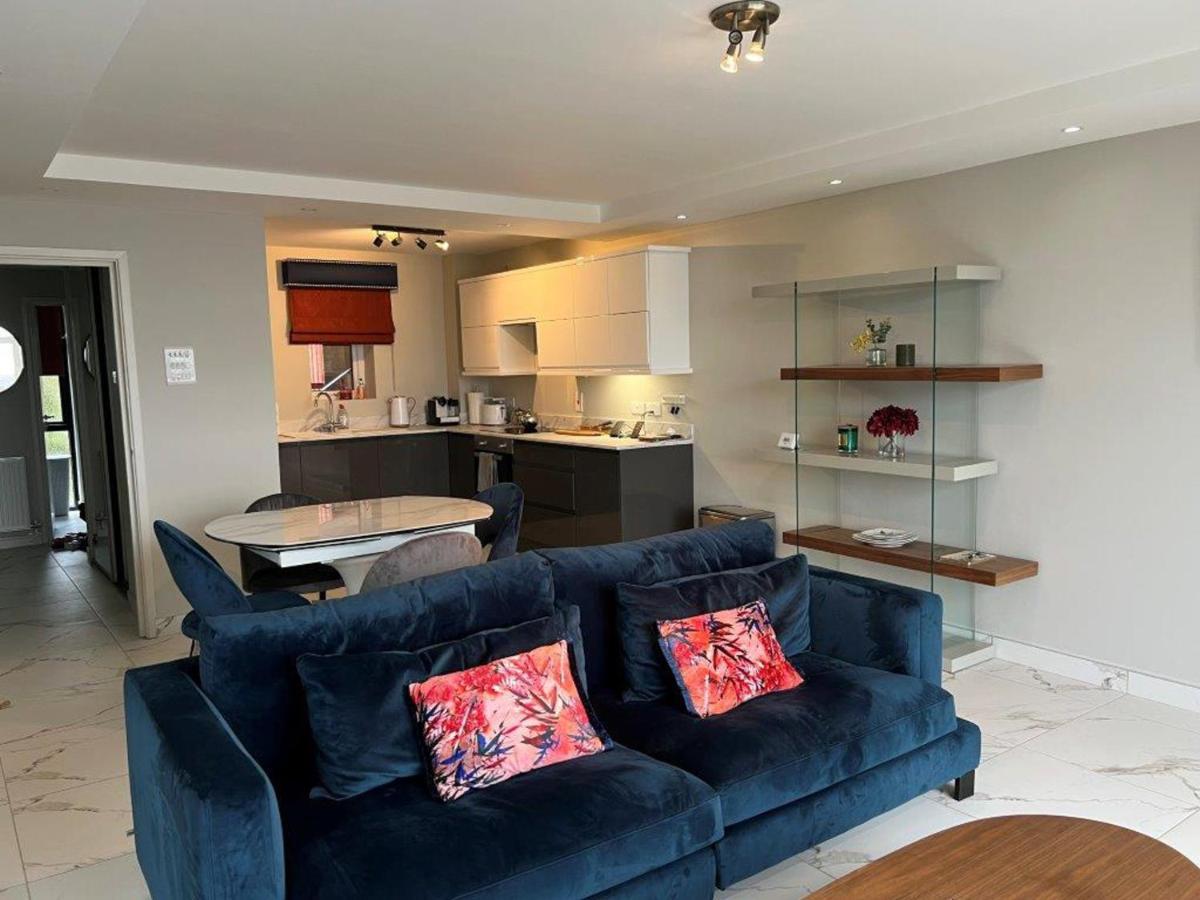 Modern Luxurious Apartment W/ Patio Balcony & View Jordanstown 外观 照片
